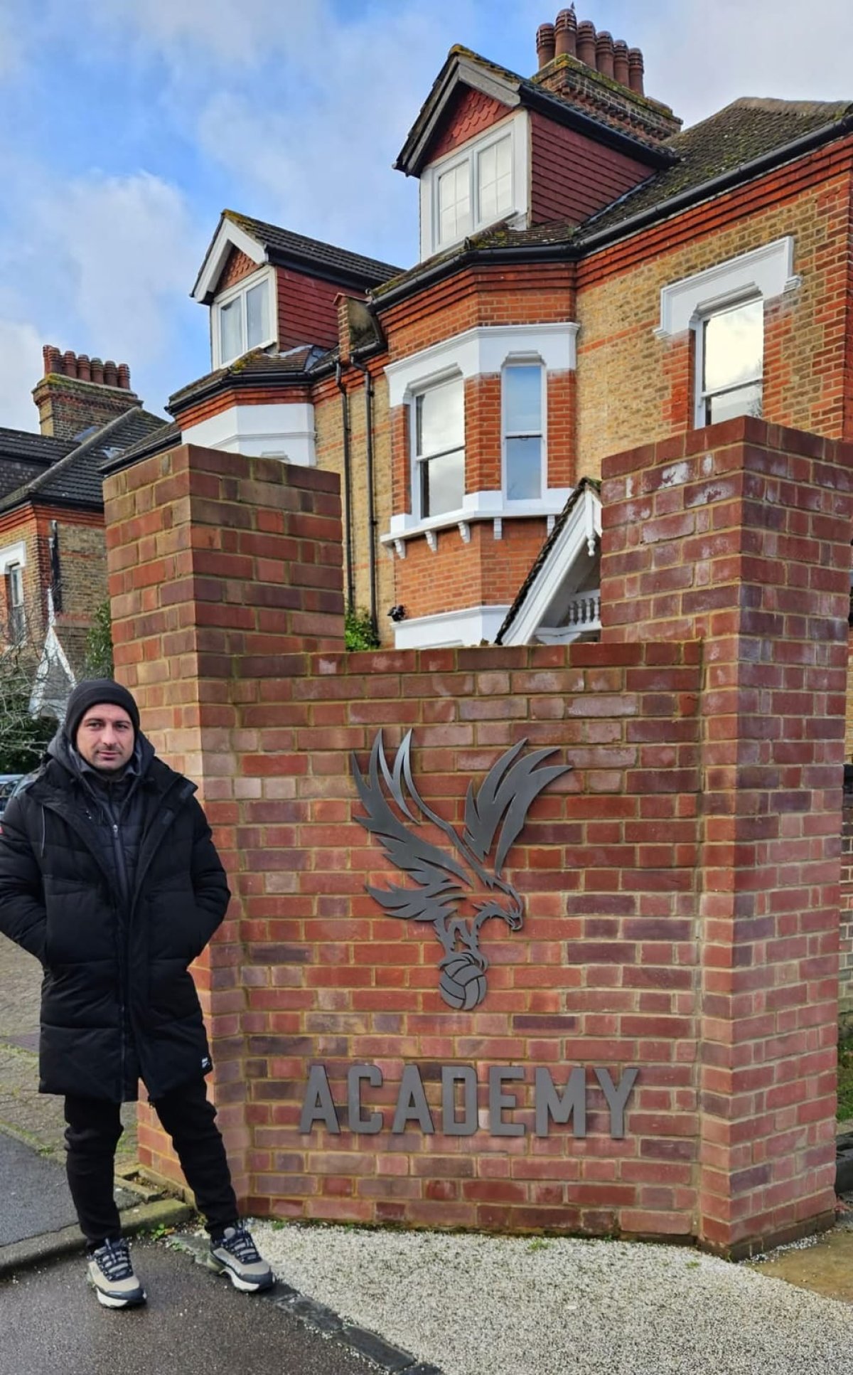 Ion Dumitrache a vizitat mai multe academii renumite din Europa