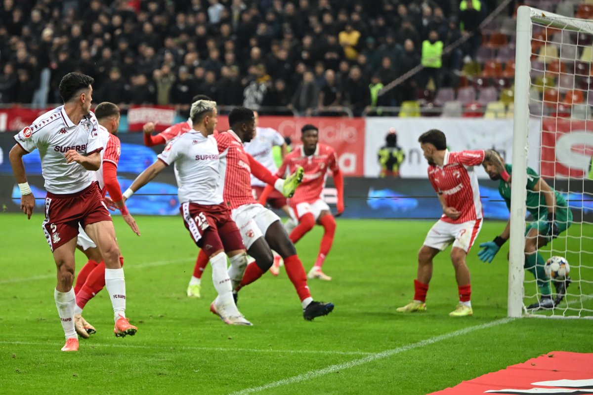 Rapid a câștigat ultima confruntare cu Dinamo, scor 2-0