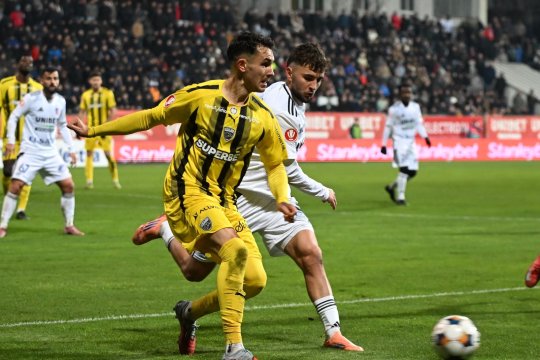 Basarab Panduru a propus la Dinamo un jucător din zona play-out-ului