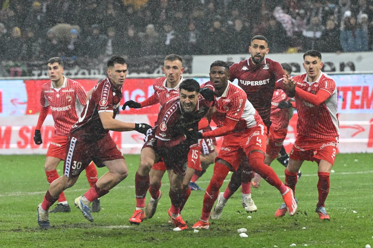 Rapid a câștigat al doilea meci din sezonul regulat împotriva lui Dinamo, scor 2-1