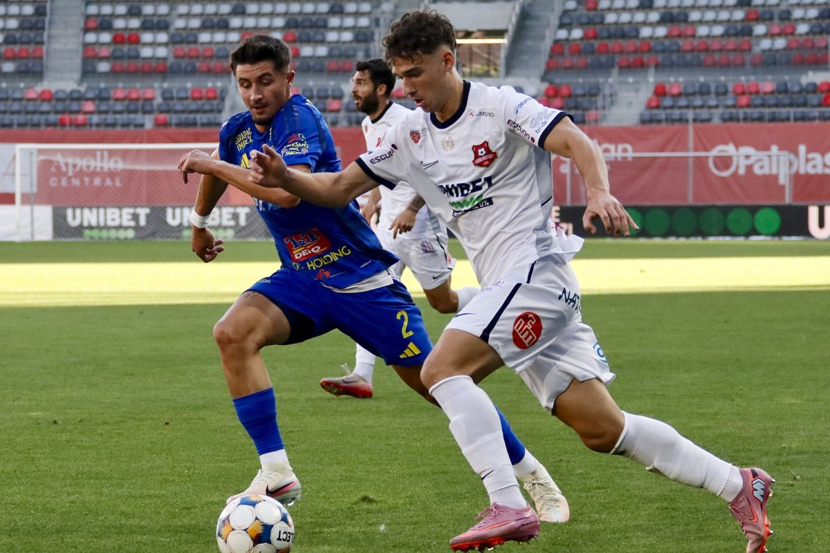 Andrei Dorobanțu (Unirea Slobozia) și Kevin Ciubotaru (Hermannstadt)