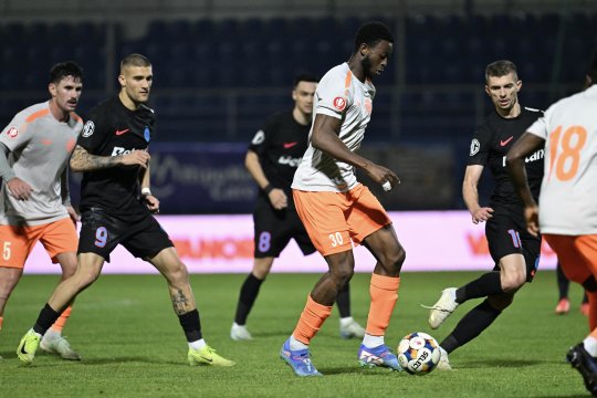 FCSB - Metaloglobus, de la 20:00, pe iAMsport.ro. Presiune uriașă pentru campioana României!