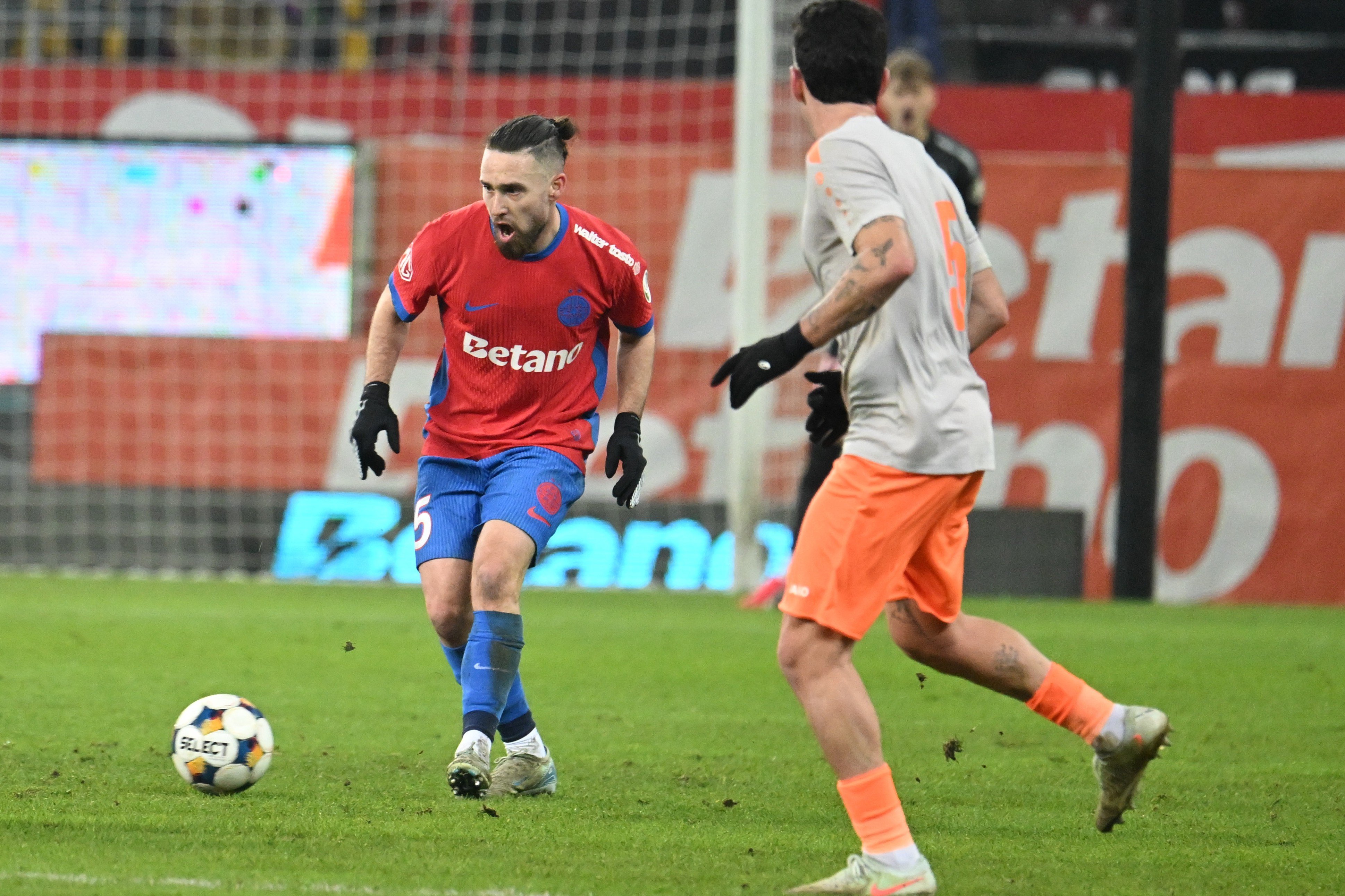 Gigi Becali și-a schimbat părerea despre Ofri Arad după doar 45 de minute: „Nu e fotbalist!”