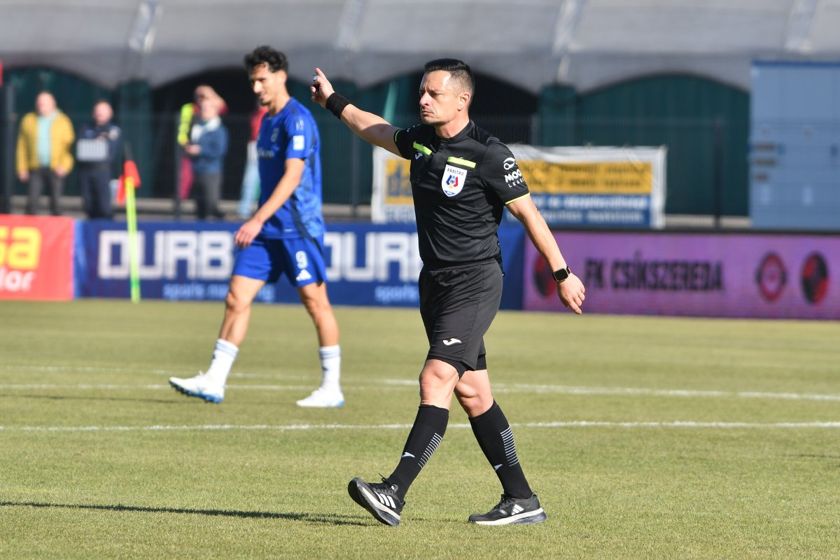 Iulian Dima, arbitrul care s-a aflat în camera VAR la U Cluj - Oțelul Galați