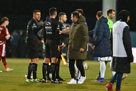 Ianis Zicu a ”explodat” la flash-interviu: ”Să îi suspende 20-30 de etape! Azi nu am avut VAR, mi-e teamă de arbitraj”