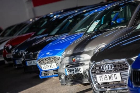 O industrie auto de prestigiu trăiește vremuri amare. Anul în care liniile de producție au tăcut