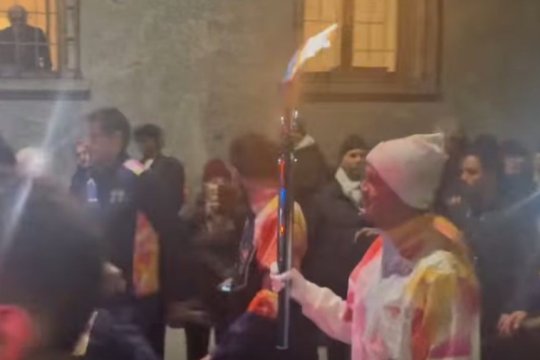 Cristi Chivu a purtat torța olimpică! Românul a fost înconjurat de nume sonore ale sportului italian