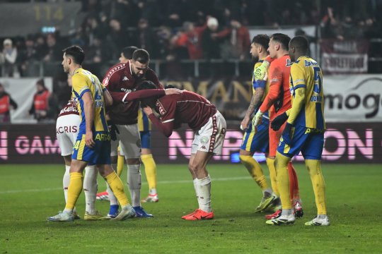 A văzut ce a făcut jucătorul Rapidului în finalul remizei cu Petrolul și nu l-a menajat: ”Rușinos, ridicol!”