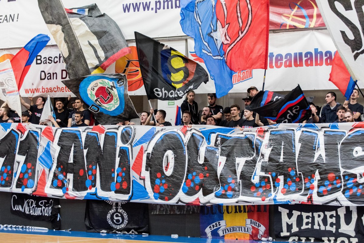 Fanii echipei de baschet Steaua București