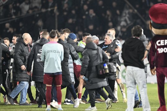 Ce a scris arbitrul în raport după scenele șocante dintre Cristiano Bergodi și Andrei Cordea