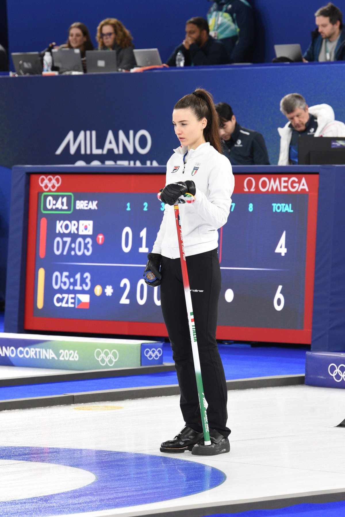 Curlingul necesită multă concentrare și răbdare