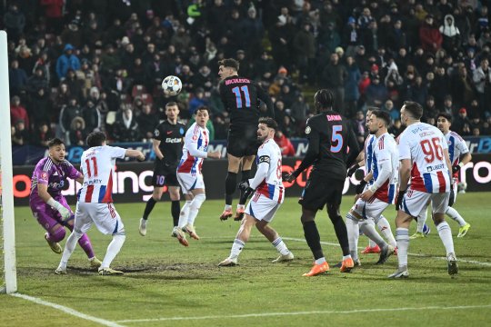 Oțelul Galați - FCSB 1-4, ACUM, pe iAMsport.ro. Marchează și Tănase pentru campioană!