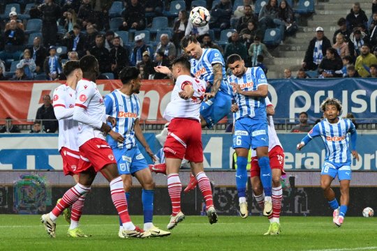 Dinamo - Craiova, ora 20:00, pe iAMSport.ro. Confruntarea formațiilor cu cele mai puține înfrângeri în acest sezon al Superligii