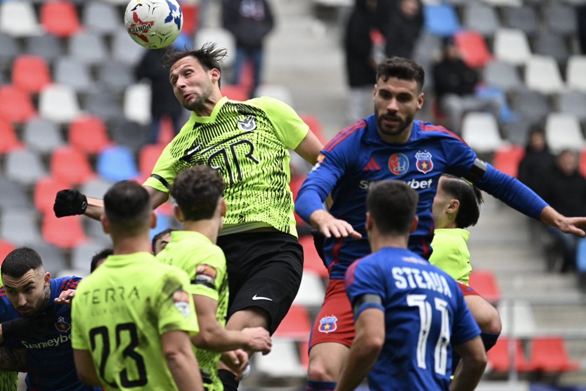 Milos Zukanovic in meciul de fotbal dintre Steaua Bucuresti si Unirea Ungheni, contand pentru Liga a-2-a Casa Pariurilor, desfasurat pe Stadionul Steaua-Ghencea din Bucuresti, duminica 8 decembrie 2024.