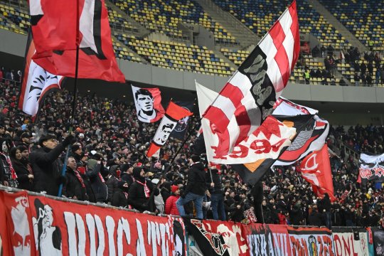 Haos total pe Arena Națională! Baiaram a scuipat un suporter, Kovacs a fost lovit la finalul meciului