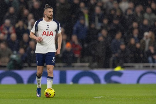 Drăgușin, ocazie uriașă în înfrângerea cu Fulham! Echipa românului este aproape de zona retrogradării