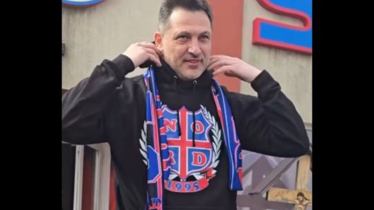 Mirel Rădoi, primit cu torțe și fumigene de suporterii Peluzei Nord la baza FCSB
