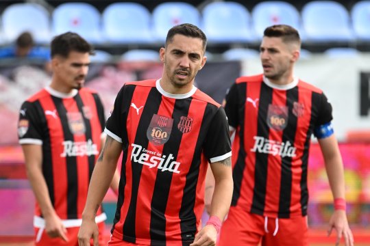 OFICIAL | Reșița i-a prezentat înlocuitorul lui Stoican! Antrenorul și-ar putea înfrunta fiul în play-out-ul Ligii 2
