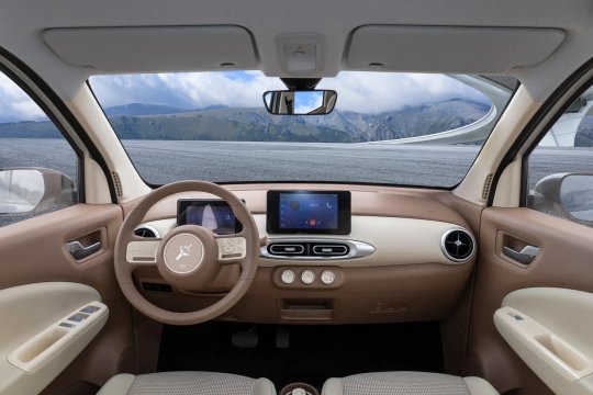 O companie românească a lansat un nou automobil electric care poate fi condus de la 16 ani! Cât costă și ce autonomie are