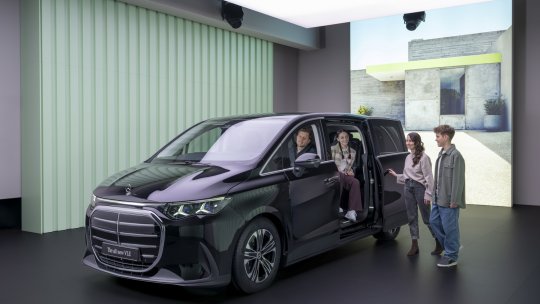 Mercedes-Benz VLE deschide o nouă eră. Limuzina electrică de mari dimensiuni care vrea să schimbe regulile jocului