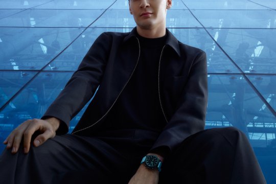 George Russell George Russell inspiră două ceasuri IWC Pilot’s Watch în culoarea emblematică a Mercedes F1