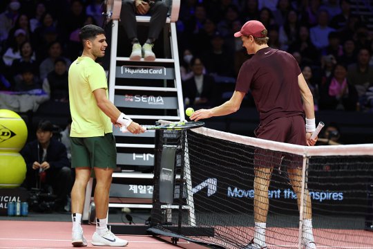 Carlos Alcaraz şi Jannik Sinner, semifinalişti la Indian Wells