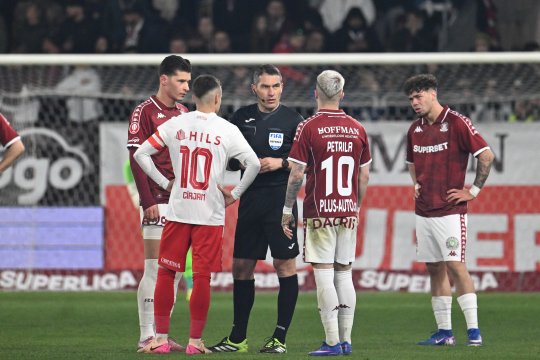Fază controversată în Rapid - Dinamo! ”Roș-albii” au cerut fault la golul lui Petrila