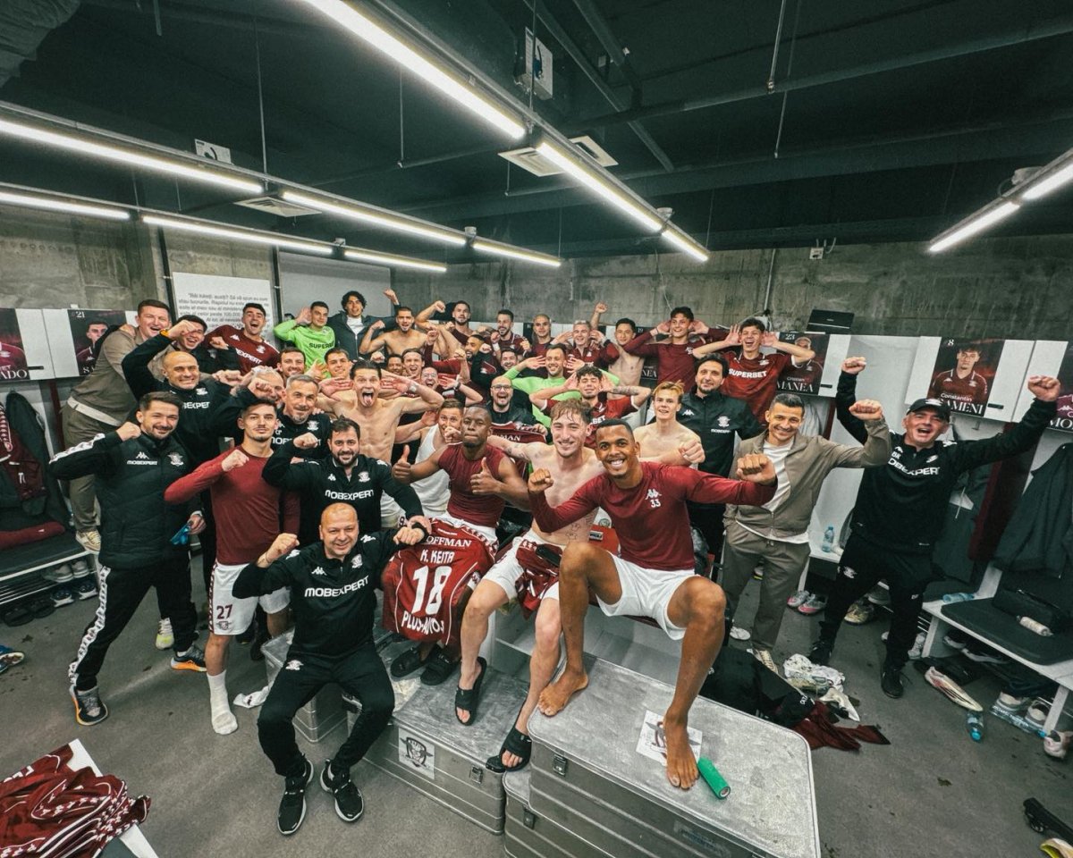 Jucătorii Rapidului au sărbătorit în vestiar victoria cu Dinamo