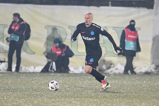 FCSB - Metaloglobus, ora 20:30, liveTEXT pe iamsport.ro. Chiricheș, titular în ”11”-le lui Mirel Rădoi