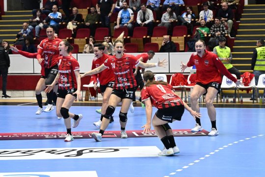 CS Gloria Bistrița a învins-o pe CSM București, scor 21-18, și are prima șansă la titlu