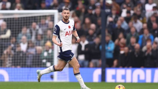 Negocieri pentru transferul lui Radu Drăgușin: ”Ne vedem la Londra”. Internaționalul român, prioritate pentru un club important din Europa