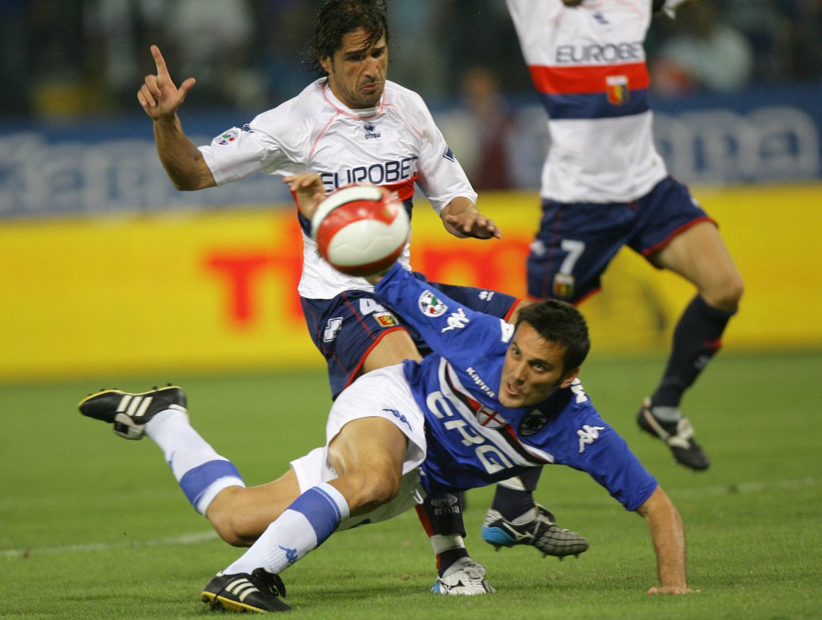 În ciuda unui fizic nu tocmai impunător (1,72 metri, 70 kg), Montella a fost unul dintre cei mai prolifici atacanți italieni din anii '90-2000