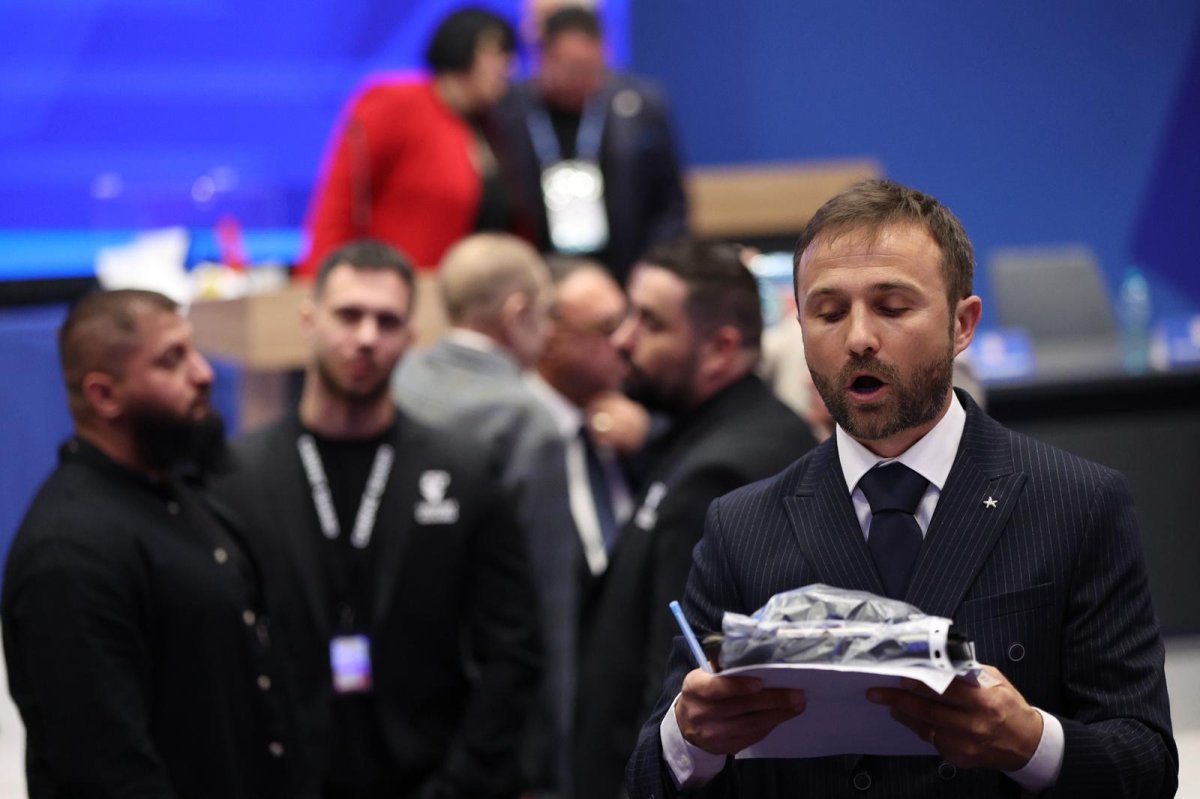 Ilie Drăgan și-a ținut totuși discursul, dar puțini l-au ascultat