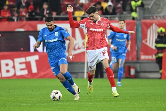 Dinamo - Universitatea Craiova 0-1, ACUM, pe iAMsport.ro. Decebal Rădulescu și Adrian Florea, opinii la pauză: ”45 de minute minunate” / ”Bancu a văzut stupid roșu!”