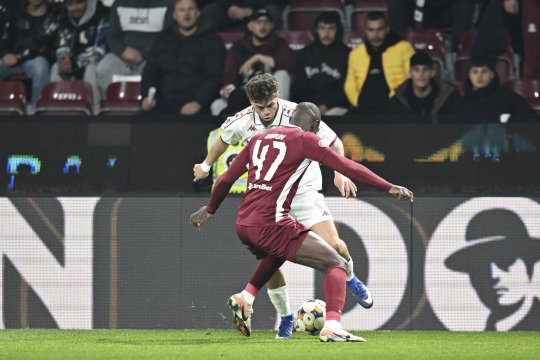 CFR Cluj - Rapid 0-0, ACUM, pe iAMsport.ro. Gâlcă, pe modelul Gigi Becali! Ce fotbalist a schimbat la pauză