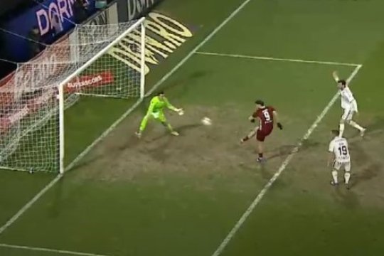 Ratare uriașă a lui CFR Cluj în derby-ul cu Rapid! Aliev a reluat din fața porții și a lovit transversala