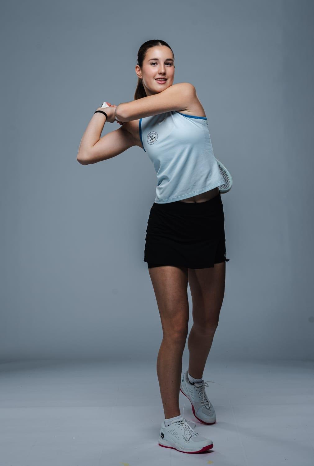 Tina Mănescu în echipamentul echipei naționale a Germaniei