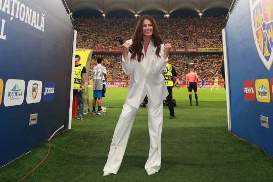 "M-au înjurat de m-au nenorocit". Ce a pățit cântăreața Raluka, după ce a intonat imnul la România - Cipru