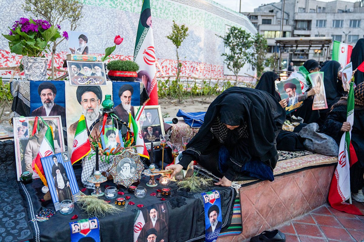 În urma bombardamentelor, ayatollahul Ali Khamenei - liderul suprem al Iranului - a fost ucis