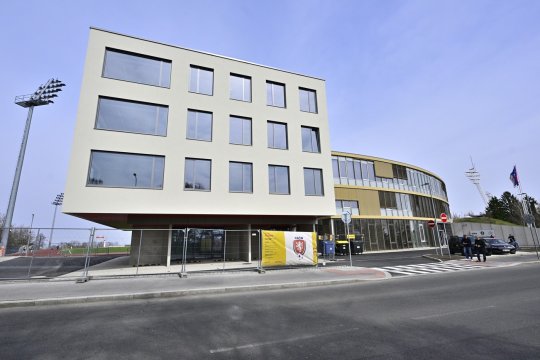 Meciuri trucate în prima ligă! Zeci de persoane au fost arestate: ”Probabil cea mai mare operanțiune din istoria fotbalului nostru”