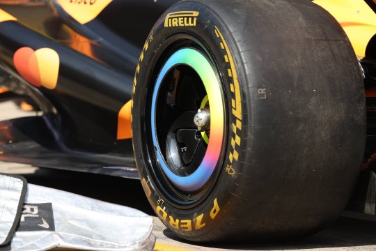 Pirelli caută soluții pentru a readuce spectacolul strategic în Formula 1 2026