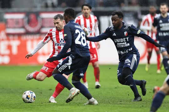 Clubul din Superliga scoate jucătorii pe tarabă: ”Trebuie să găsim 3.000.000 de euro”