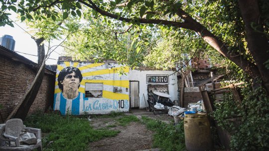 Curtea casei lui Maradona din Buenos Aires, transformată în cantină socială