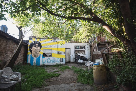 Curtea casei lui Maradona din Buenos Aires, transformată în cantină socială
