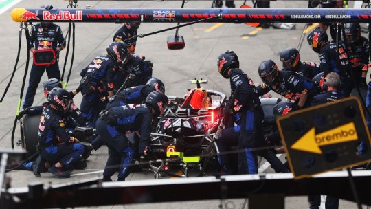Ambele echipe Red Bull și-au prelungit șederea la Suzuka. Care este motivul