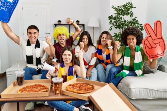 Este sănătos obiceiul sportivilor români de a consuma bere și pizza după efort? Specialistul a dat verdictul