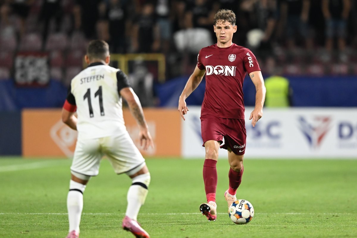 Matei Ilie are 23 de ani și joacă la CFR Cluj