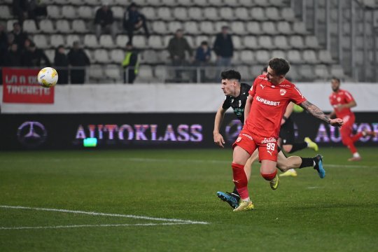 Dinamo - Metalul Buzău 1-0, ACUM, pe iAMsport.ro. Deschidere de scor! Aflăm ultima semifinalistă din Cupa României