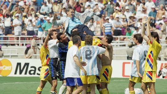 Ilie Dumitrescu l-a dat de gol! Cu cine se sfătuia Anghel Iordănescu când făcea primul 11 al României