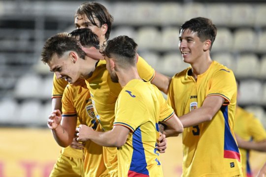 Scene incredibile în Italia: un internațional român a sărit să-l bată pe arbitru! Adversarii de la Napoli au fost nevoiți să intervină: ”O nebunie!”